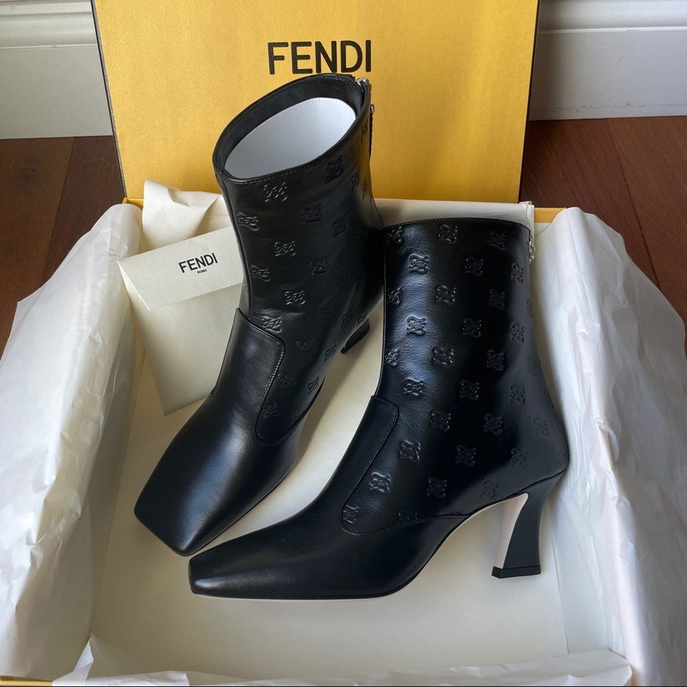 NIB Fendi FF embossed leather ankle boots black